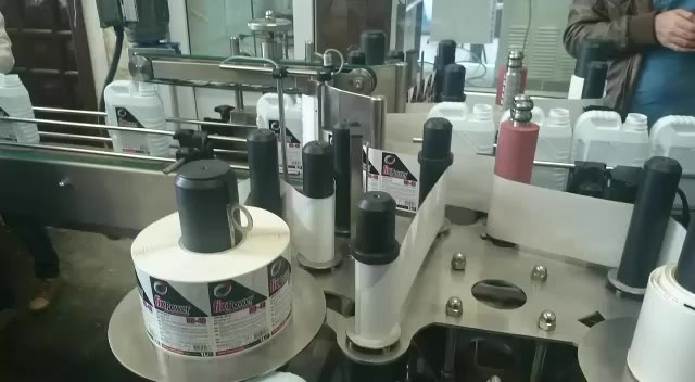 Çift taraflı etiketleme makinası
