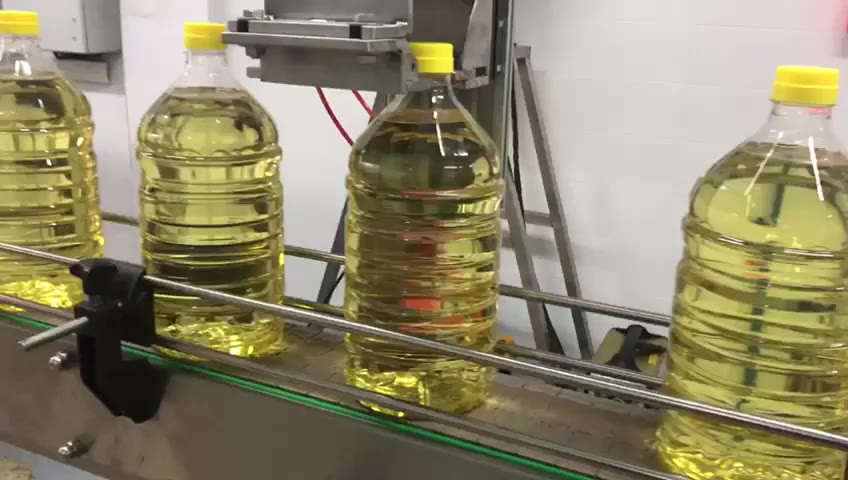 Kapak çakma makinası